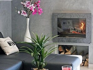 Interior - Luxury Vosgian Farmhouse: Sauna, Jacuzzi, Games, Spacious Terrace, Pet-Friendly, Sleeps 16 (Saulxures-sur-Moselotte)