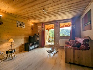 TV - Beautiful renovated cottage near La Bresse-Hohneck with terrace and parking (La Bresse)