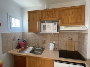 Refrigerador, microondas, horno y lavavajillas 