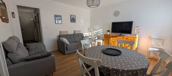 T2 Apartment with balcony, equipped kitchen, parking