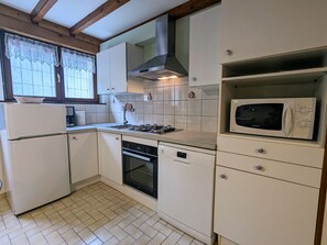Fridge, microwave, dishwasher