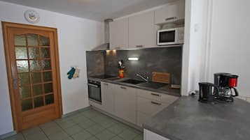 Réfrigérateur, micro-ondes, lave-vaisselle