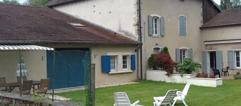 Charming Cottage with Fireplace, Terrace, and Baby Amenities near Bourbonne-les-Bains