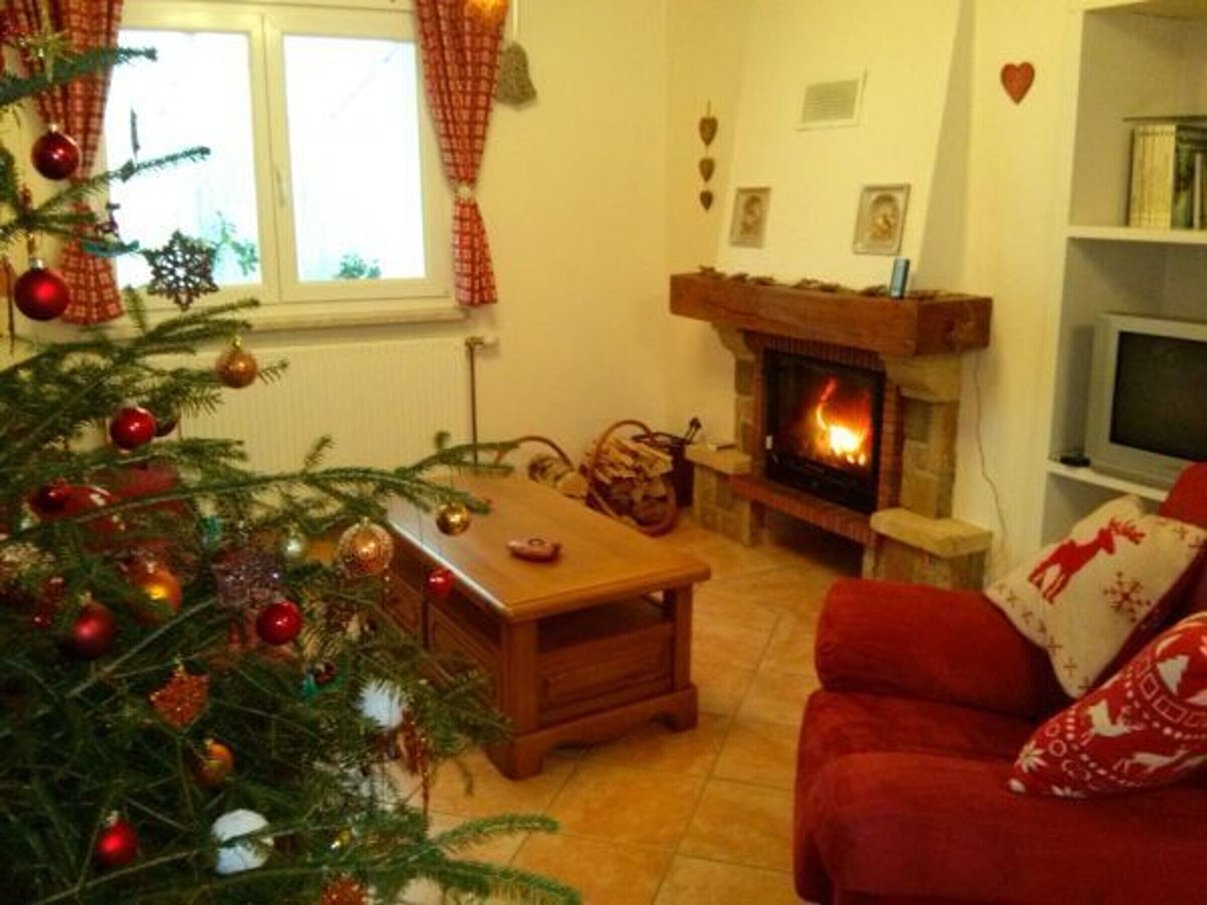 Télévision, cheminée