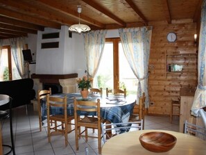 Dining - Spacious chalet in Gérardmer with terrace and family amenities (Gérardmer)