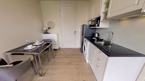 Apartment, 1 Bedroom, Kitchen | Private kitchenette