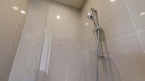 Apartment, 1 Schlafzimmer, Küche | Dusche im Bad