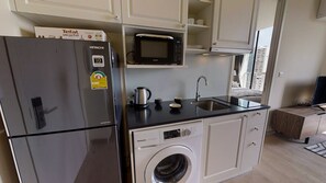 Apartment, 1 Bedroom, Kitchen | Private kitchenette