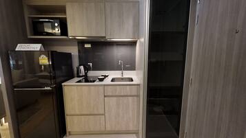 Apartment, 1 Bedroom, Kitchen | Private kitchenette