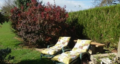 Gîte de caractère avec terrasse, 2 chambres, à proximité des Thermes de Bourbonne-les-Bains