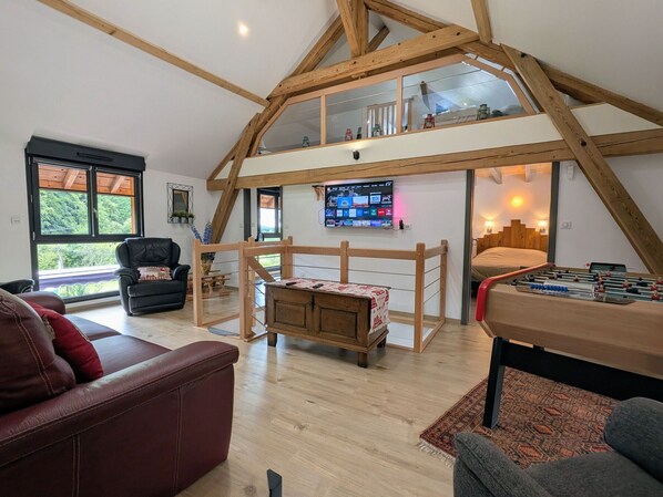 3 bedrooms, free WiFi, bed sheets - Modern renovated cottage with carport and ski storage in peaceful setting near the Vosges (Vienville)