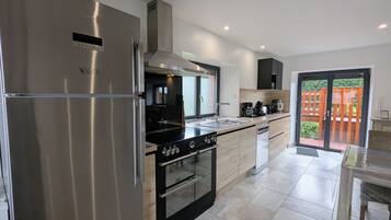 Réfrigérateur, micro-ondes, lave-vaisselle