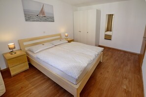 1 bedroom, iron/ironing board, WiFi, bed sheets