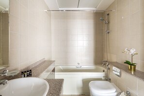 Bathroom - 2BR With Sea Views From the 59th Floor - Sleeps 4! (Dubai)