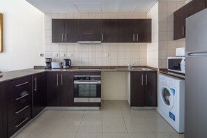Microwave, oven, stovetop, coffee/tea maker