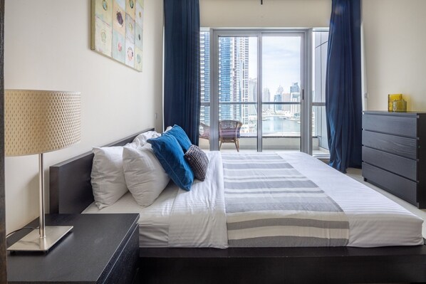 1 chambre, espace de travail pour ordinateurs portables