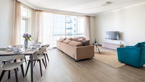 Living area - Blissfully Stunning 3BR With Direct Beach Access. Sea Views! (Dubai)