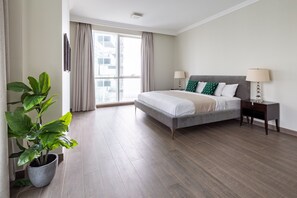 Room - Astonishing & Grand 3BR w/ Beach Views & 2 Balconies! (Dubai)