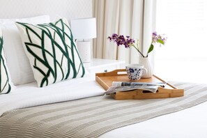 1 bedroom, laptop workspace, iron/ironing board, WiFi - Artistically Decorated 1BR Apartment In Marina (Dubai)