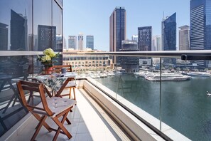 Unclassified image, 2 of 18, button - Dazzling & Artistic Studio Apartment In Dubai Marina (Dubai)