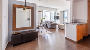 Interior - Cozy and Stylish 1BR Apartment in Dubai Marina (Dubai)