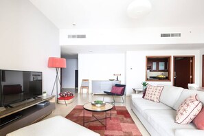 TV - Full Sea View! Gorgeous 2BR in JBR - Sleeps 6! (Dubai)