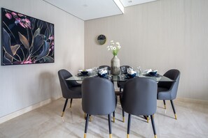 Dining - Lavish 3BR With Study in Downtown Dubai (Dubai)