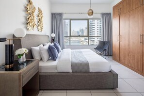 1 Schlafzimmer, laptopgeeigneter Arbeitsplatz, Bügeleisen/Bügelbrett