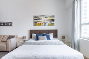 Laptop workspace, iron/ironing board, WiFi, bed sheets - Light and Modern Studio in Jlt! Sleeps 3! (Dubai)