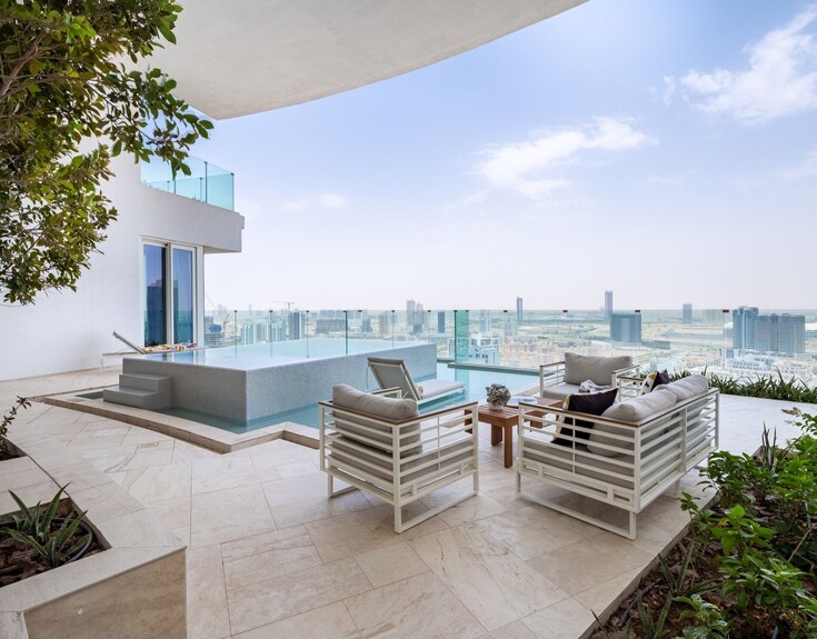Palm Jumeirah Sky Villa