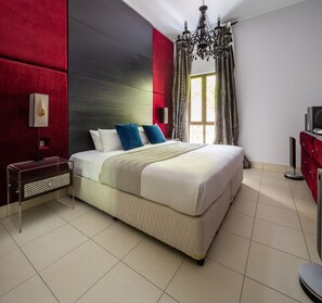 1 bedroom, laptop workspace, iron/ironing board, bed sheets - Luxurious 1BR in Reehan - Old Town Dubai! (Dubai)