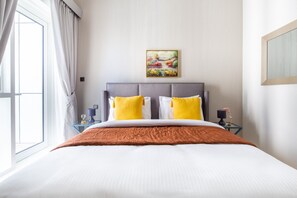 2 bedrooms, laptop workspace, iron/ironing board, WiFi - Luxuriously Elegant 2BR Apartment in Downtown Dubai (Dubai)
