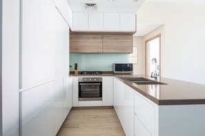 Microwave, oven, stovetop, cookware/dishes/utensils