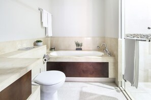 Bathroom - Light + Beautiful 1BR in Amazing Downtown Dubai! (Dubai)