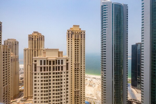 Exterior - Mesmerizing 2BR Apartment in Dubai Marina (Dubai)