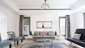 Living area - Luxury Villa w/ Private Pool in Arabian Ranches (Dubai)
