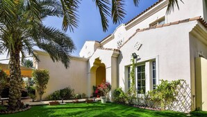 Exterior - Luxury Villa w/ Private Pool in Arabian Ranches (Dubai)