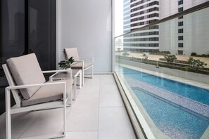 Outdoor pool - Modern & Adorable Studio w/ Spectacular Burj Khalifa Views! (Dubai)
