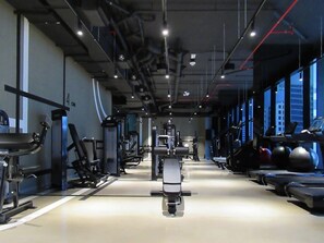 Fitness facility - Modern & Adorable Studio w/ Spectacular Burj Khalifa Views! (Dubai)