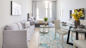 TV - Radiant & Cozy Studio Apartment In Sports City (Dubai)