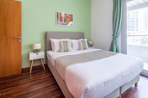 1 chambre, espace de travail pour ordinateurs portables