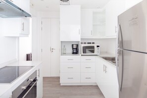 전자레인지, 오븐, 쿡탑, 조리 도구/접시/주방 기구