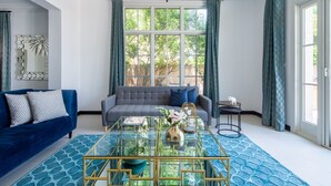 TV - Magnificent 3BR Villa In Whispering Pines W/ Private Pool! (Dubai)