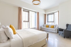 2 Schlafzimmer, laptopgeeigneter Arbeitsplatz, Bügeleisen/Bügelbrett