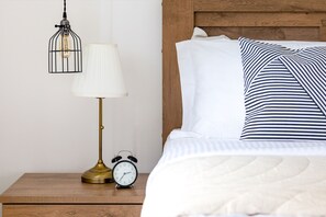 2 Schlafzimmer, laptopgeeigneter Arbeitsplatz, Bügeleisen/Bügelbrett