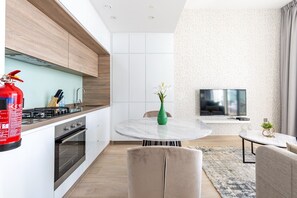 Microwave, oven, stovetop, coffee/tea maker - Spacious & Ornate Studio Apartment in the Famous Dubai Marina! (Dubai)