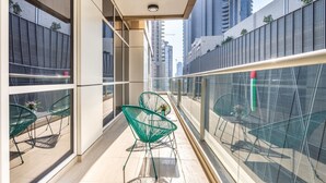 Terrace/patio - Plush 3BR w/ Study in Prime District - Downtown Dubai! (Dubai)