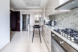 Microwave, oven, stovetop, dishwasher