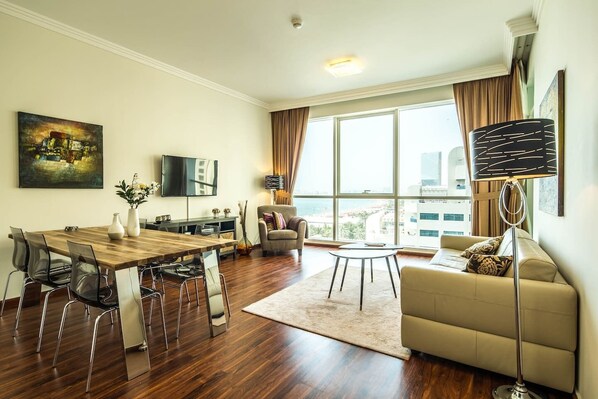 Living room - Upscale 1BR - Sea Views - Direct Beach Access! (Dubai)