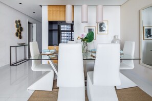 Dining - Luxury 2BR in Barsha Heights - Close Proximity to Metro! (Dubai)
